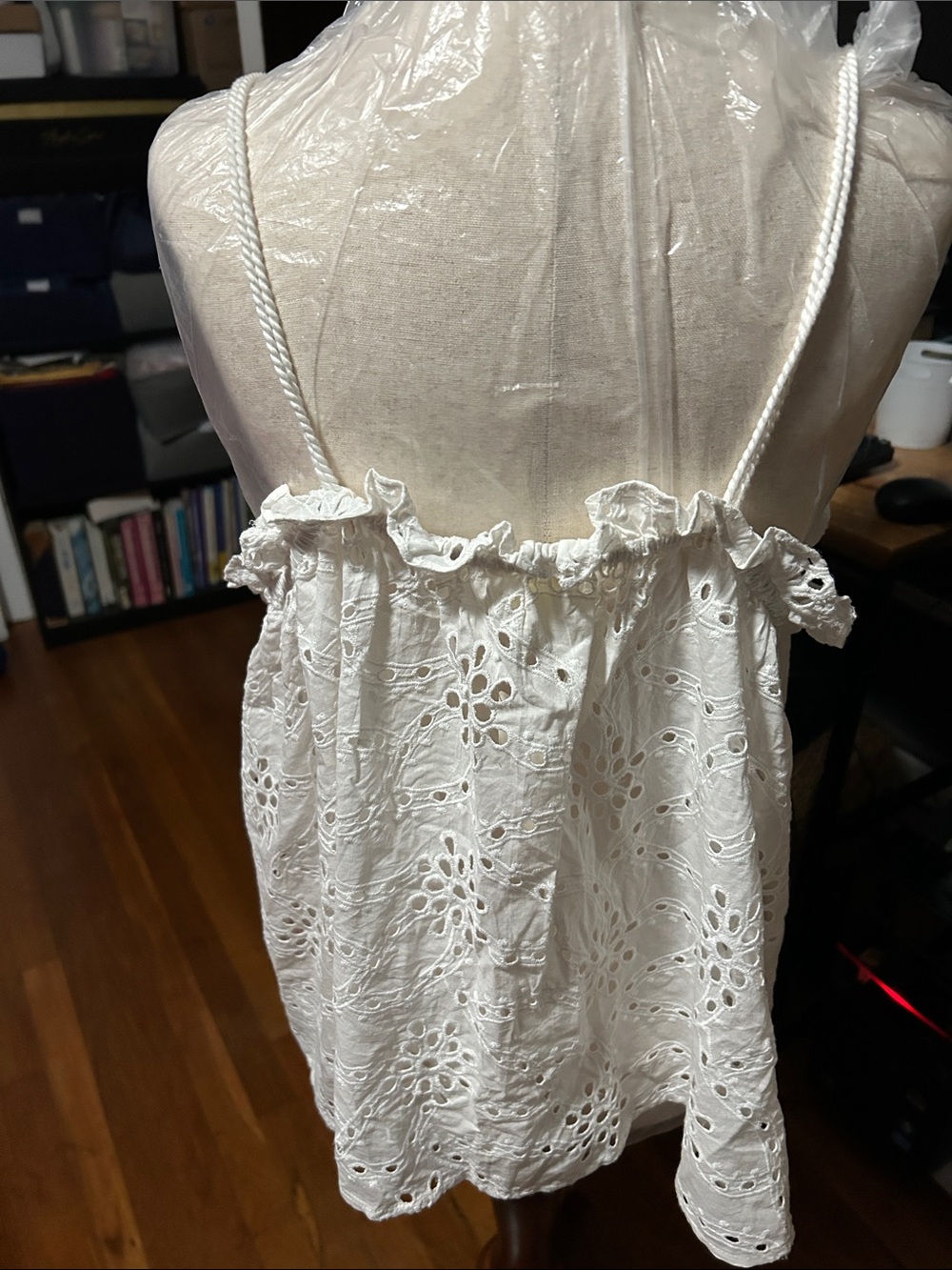 Maeve White Eyelet Cropped Tie-Front Tank - Picture 4 of 4